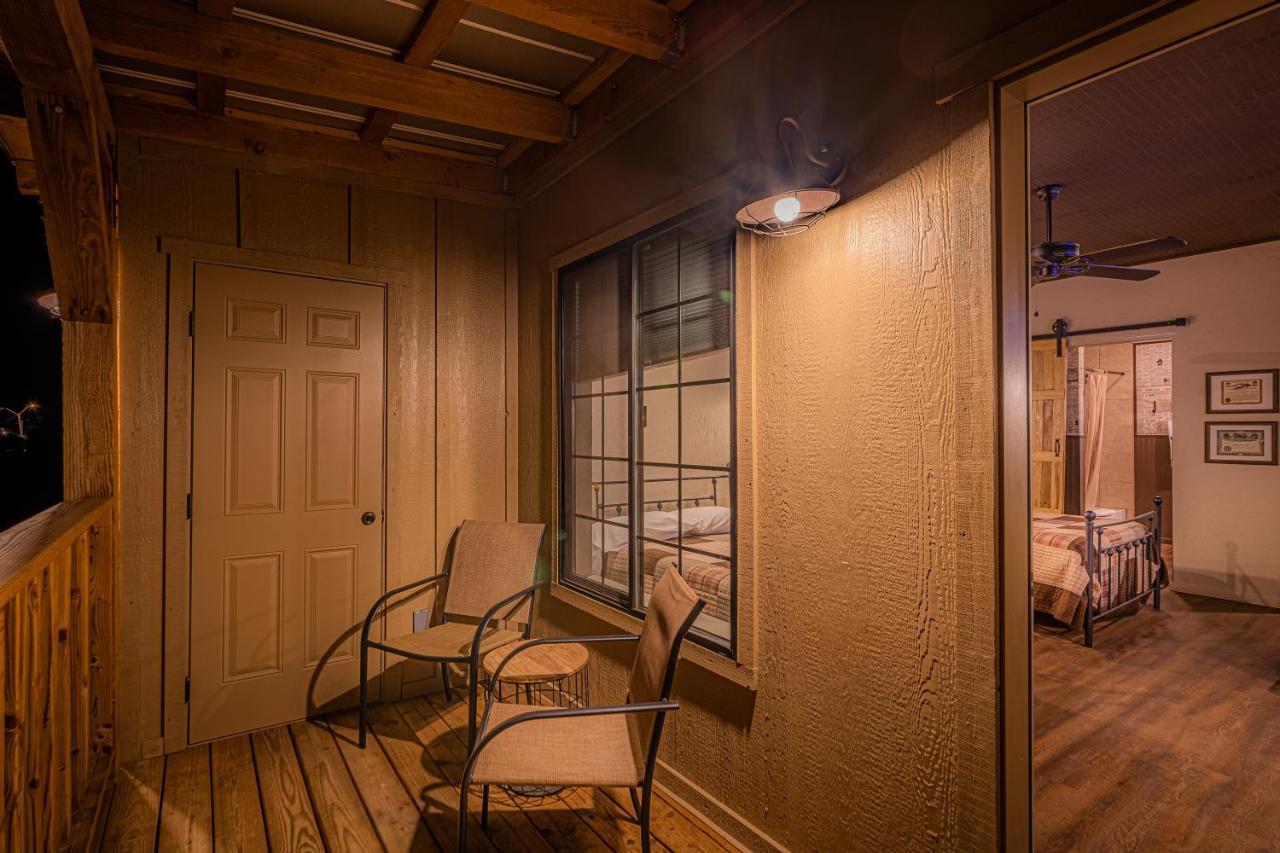 -Pet Friendly- Miners Cabin #6 - King Bed With Private Balcony Тумстон Экстерьер фото