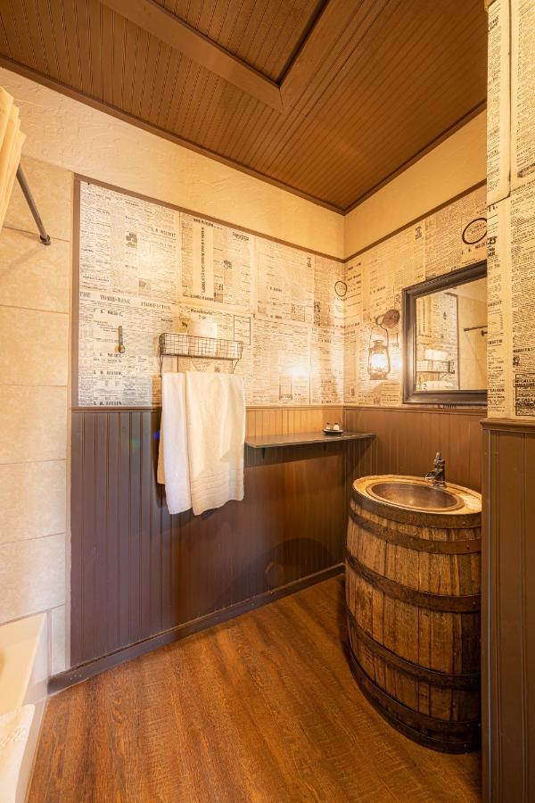 -Pet Friendly- Miners Cabin #6 - King Bed With Private Balcony Тумстон Экстерьер фото